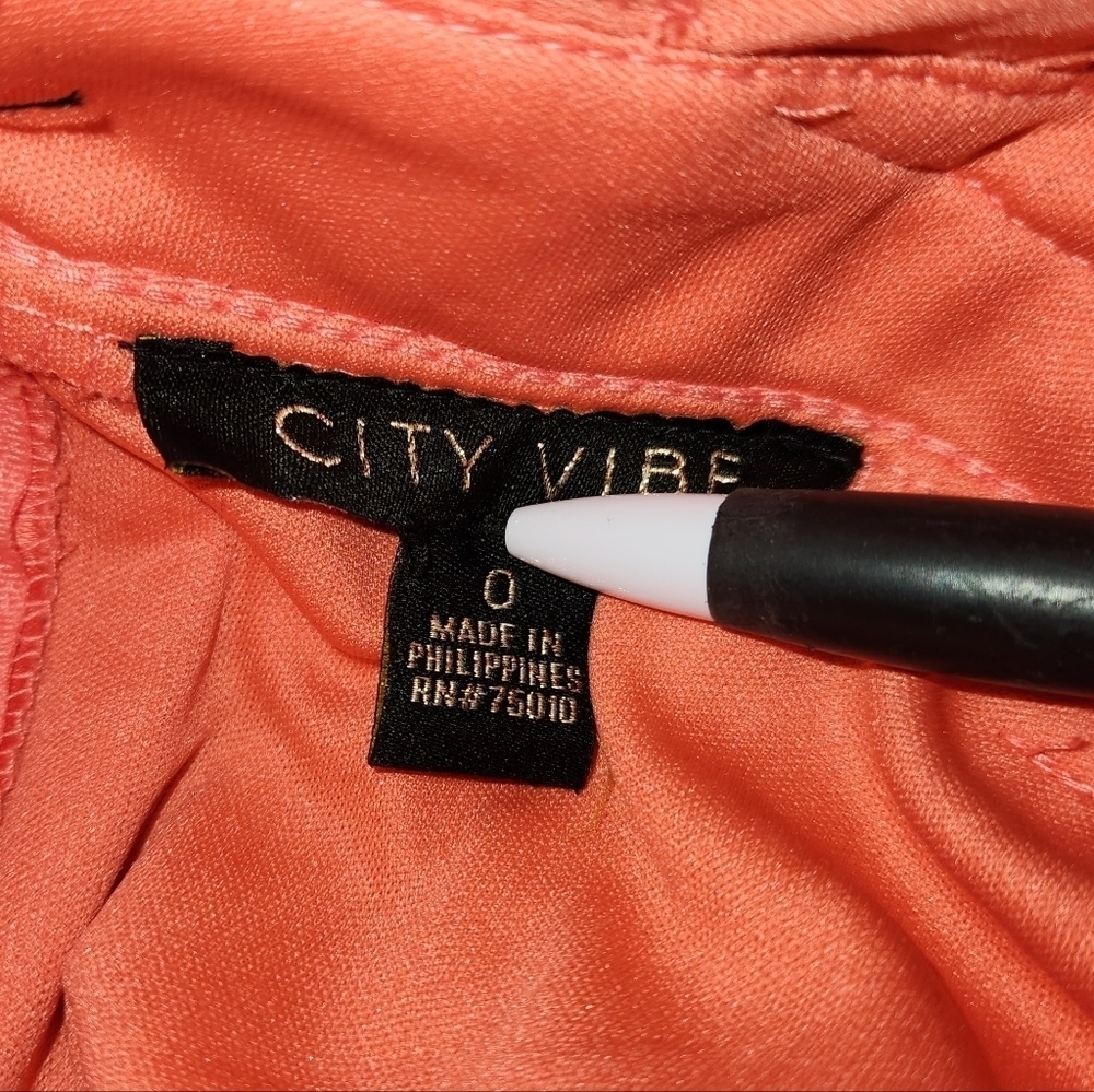City Vibe Crochet Side Inset Satin Ball Gown - Picture 15 of 16